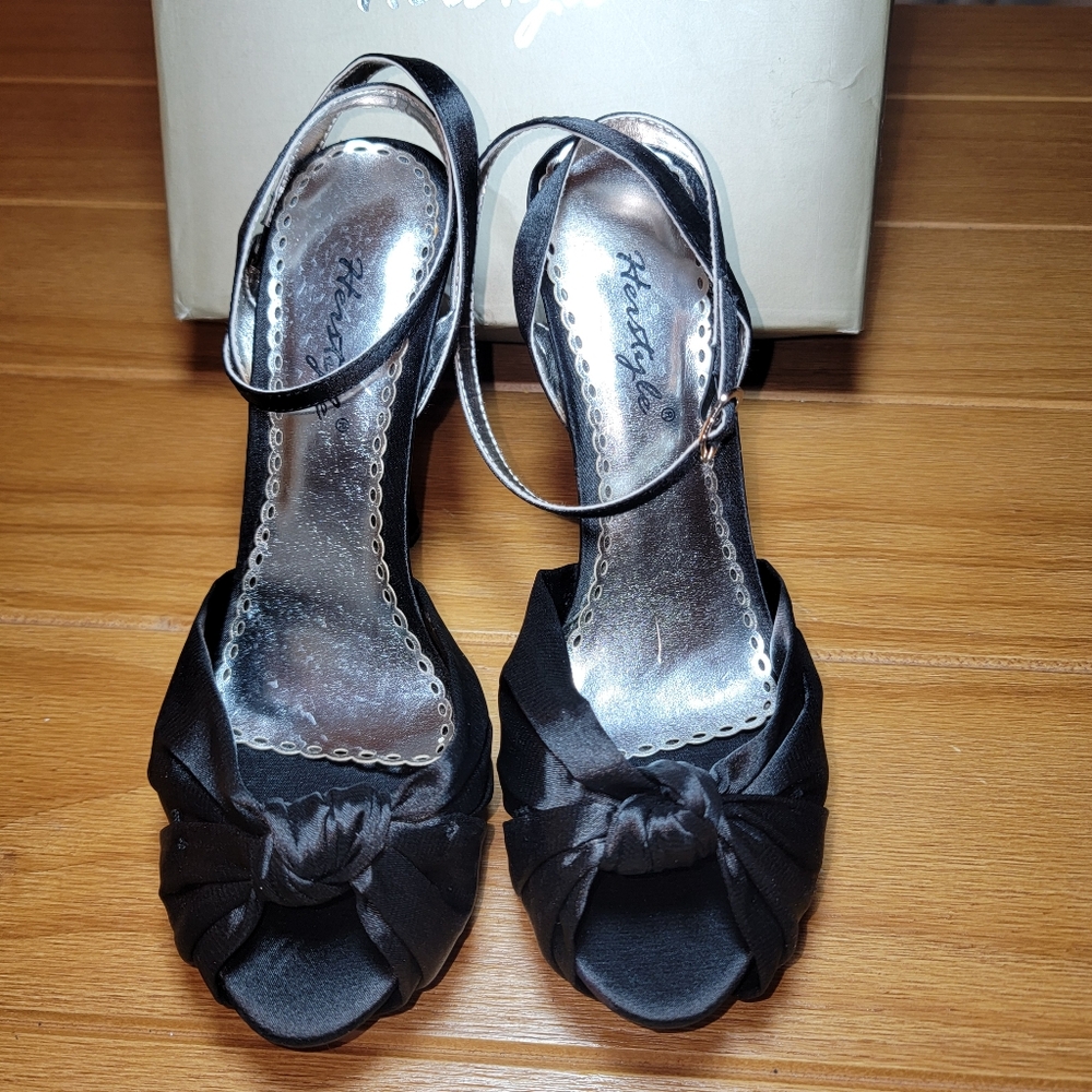 Herstyle 'Leticia' Heels - Size 6.5‎ - Picture 2 of 6